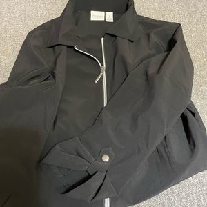 Like new Chico’s Weekends by Chico’s size‎ 1 black zip up jacket